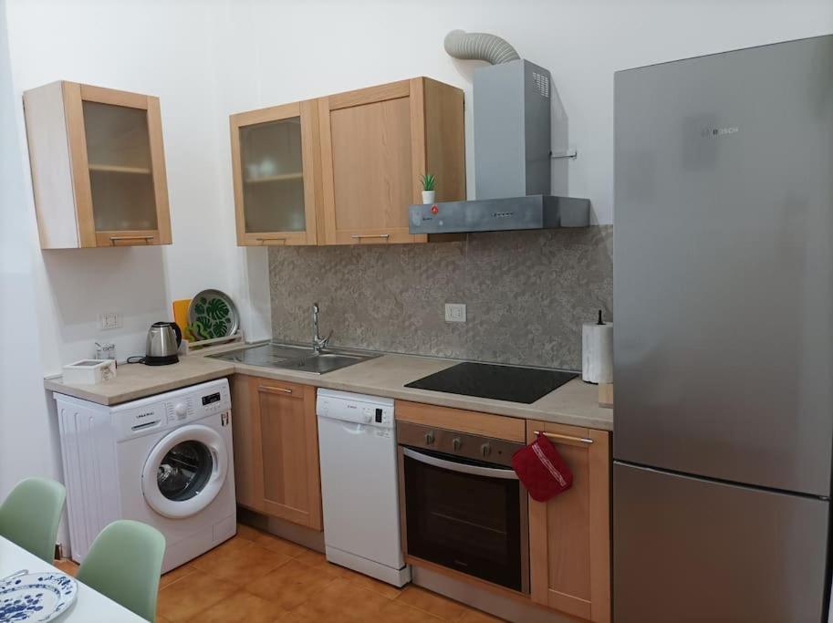 Nuova Casa Aprosio, Centrale E Vicina Al Mare Ventimiglia Bagian luar foto